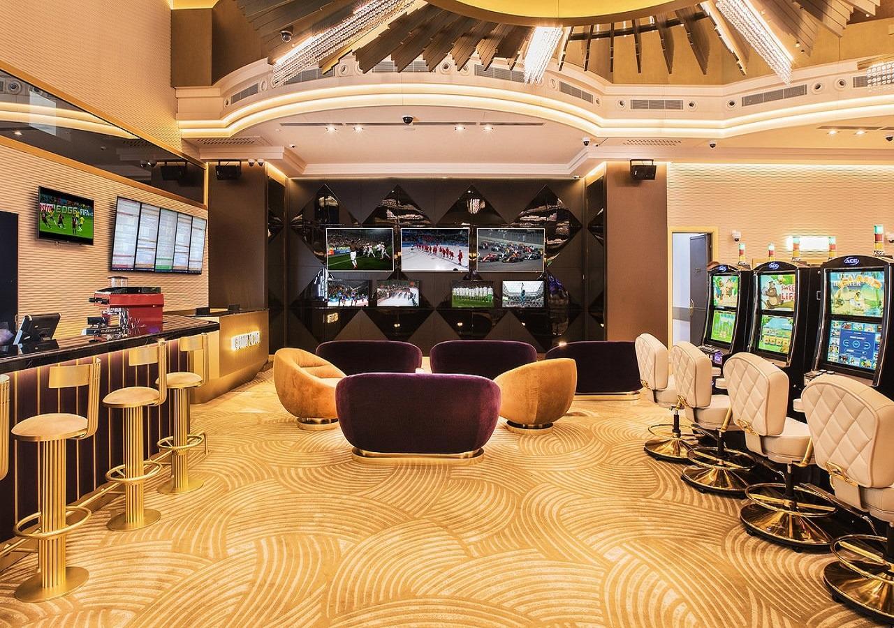Euphoria Batumi Convention & Casino Hotel Εξωτερικό φωτογραφία Sportsbet.io Lounge at the Hong Kong International Convention and Exhibition Centre
