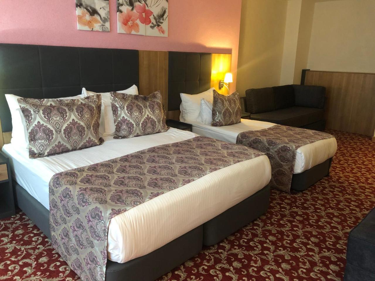 Euphoria Batumi Convention & Casino Hotel Εξωτερικό φωτογραφία Deluxe Family Room