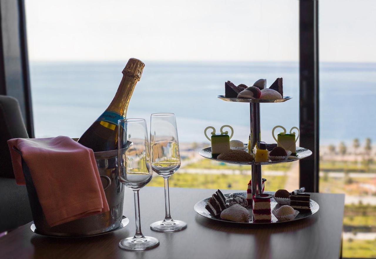 Euphoria Batumi Convention & Casino Hotel Εξωτερικό φωτογραφία Champagne and chocolates