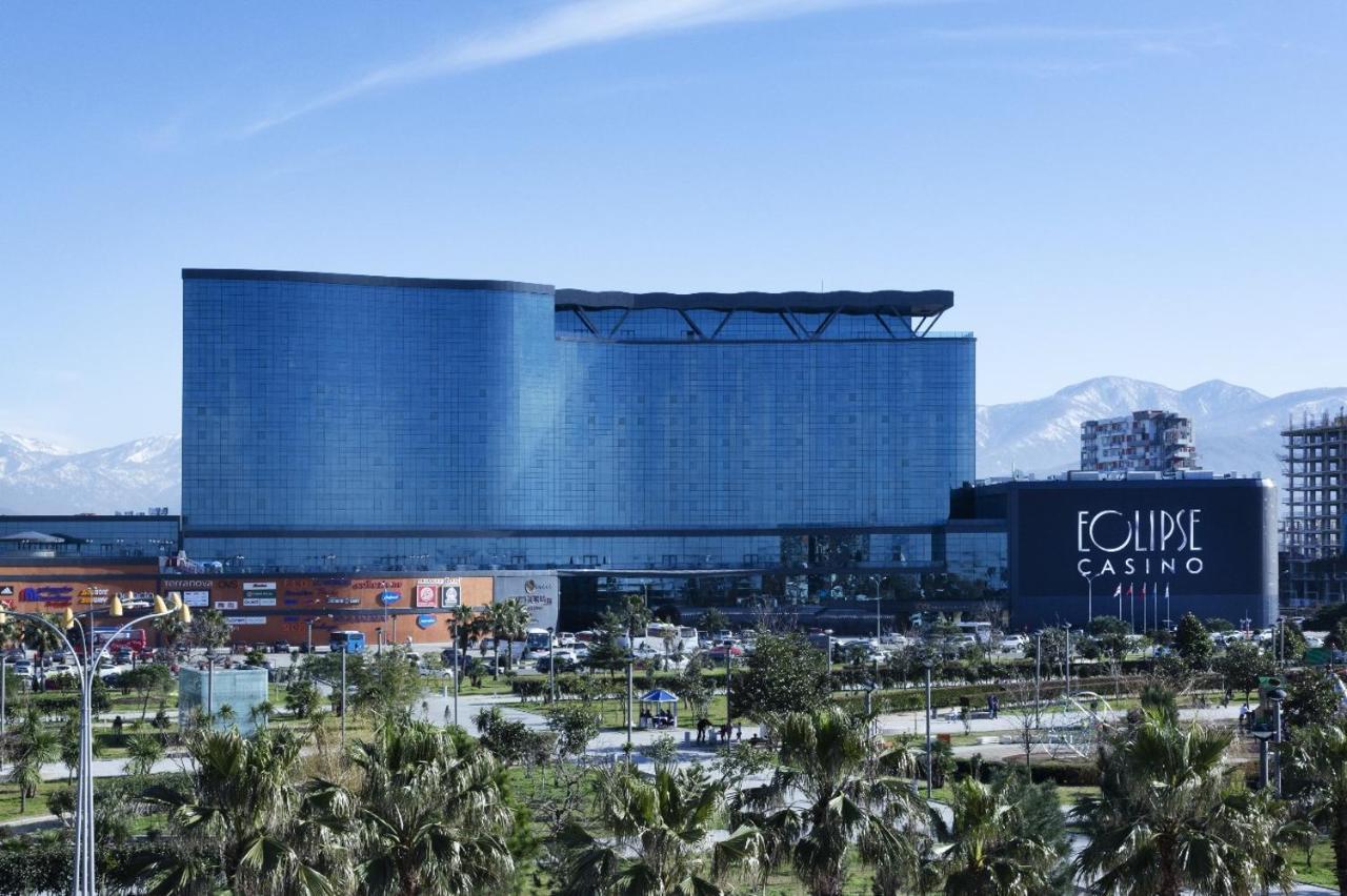 Euphoria Batumi Convention & Casino Hotel Εξωτερικό φωτογραφία The resort in 2019